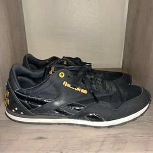 Reebok Women's Classic Black Canvas Studded Detail Sneaker Shoes Size 9.5